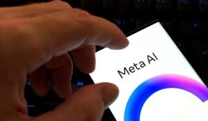 Noile scandaluri ale chatboților Meta pe Facebook: conversații inadecvate cu minori și furtul identității celebrităților.