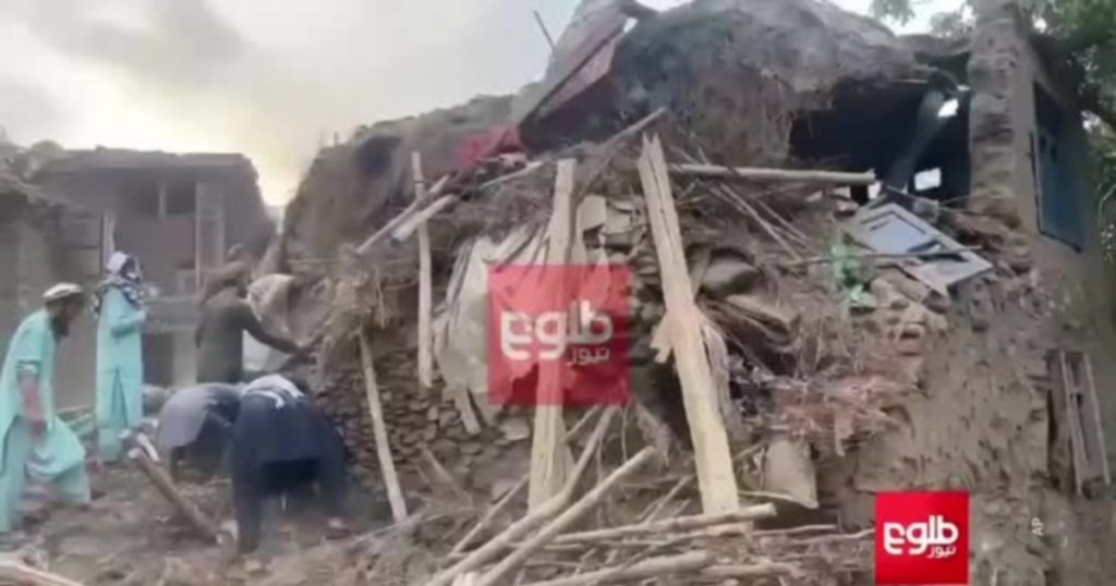 Cel puțin 800 de oameni au murit și 2.800 au fost răniți în urma unui cutremur devastator în Afganistan