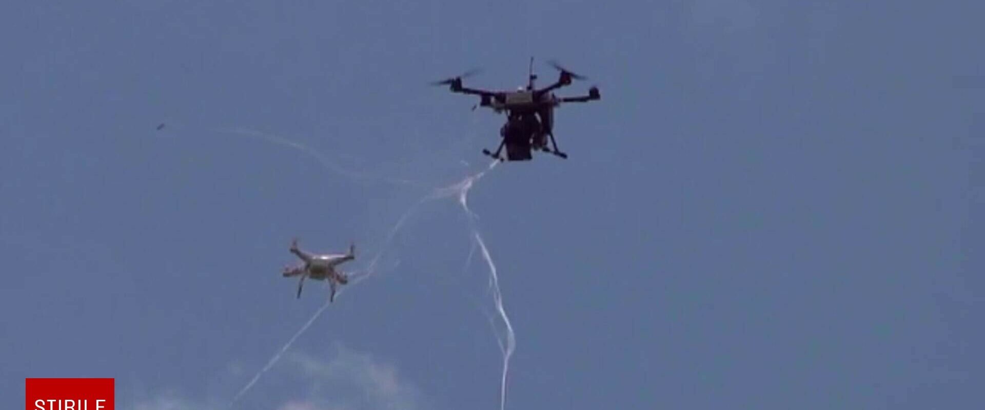 Războiul dronelor. Aparate zburătoare neidentificate, detectate în mai multe țări europene. Sistemul olandez de neutralizare