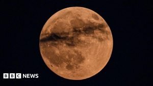 Eclipsă lunară: Pregătirile pentru eclipsa de Lună roșie sunt în plină desfășurare