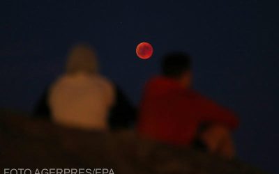 Eclipsa totala de luna, urmarita in Portugalia, Foto: Agerpres/EPA