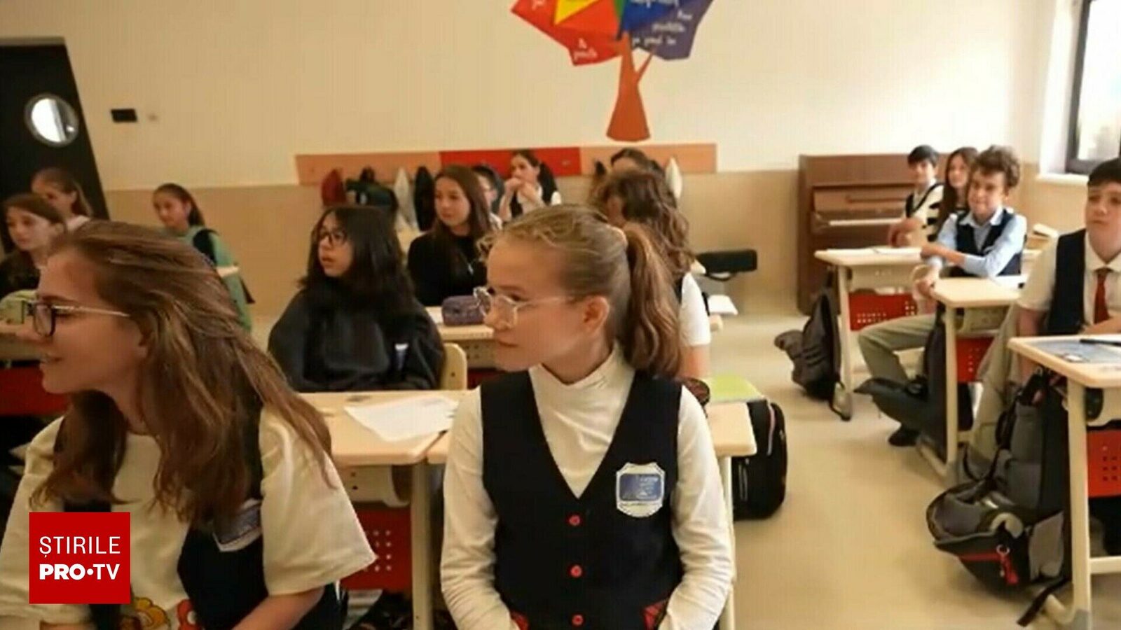 Elevii primesc patru tipuri de burse, decizie luată de Guvern.