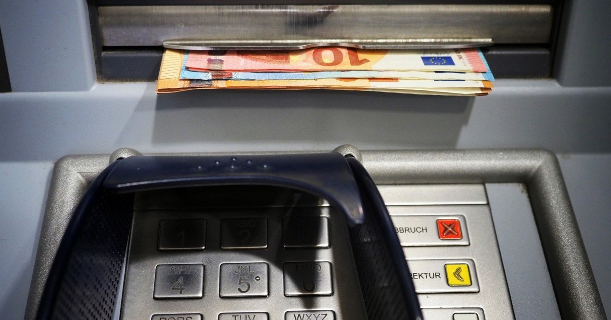 Preluare unei bănci din România se apropie de final: ce trebuie să facă clienții ca să-și poată accesa banii din conturi