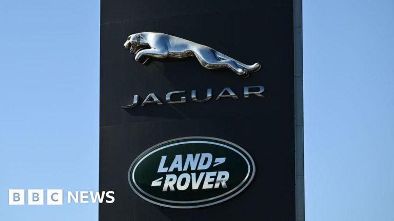 Hackerii de la M&S, în spatele atacului cibernetic asupra Jaguar Land Rover