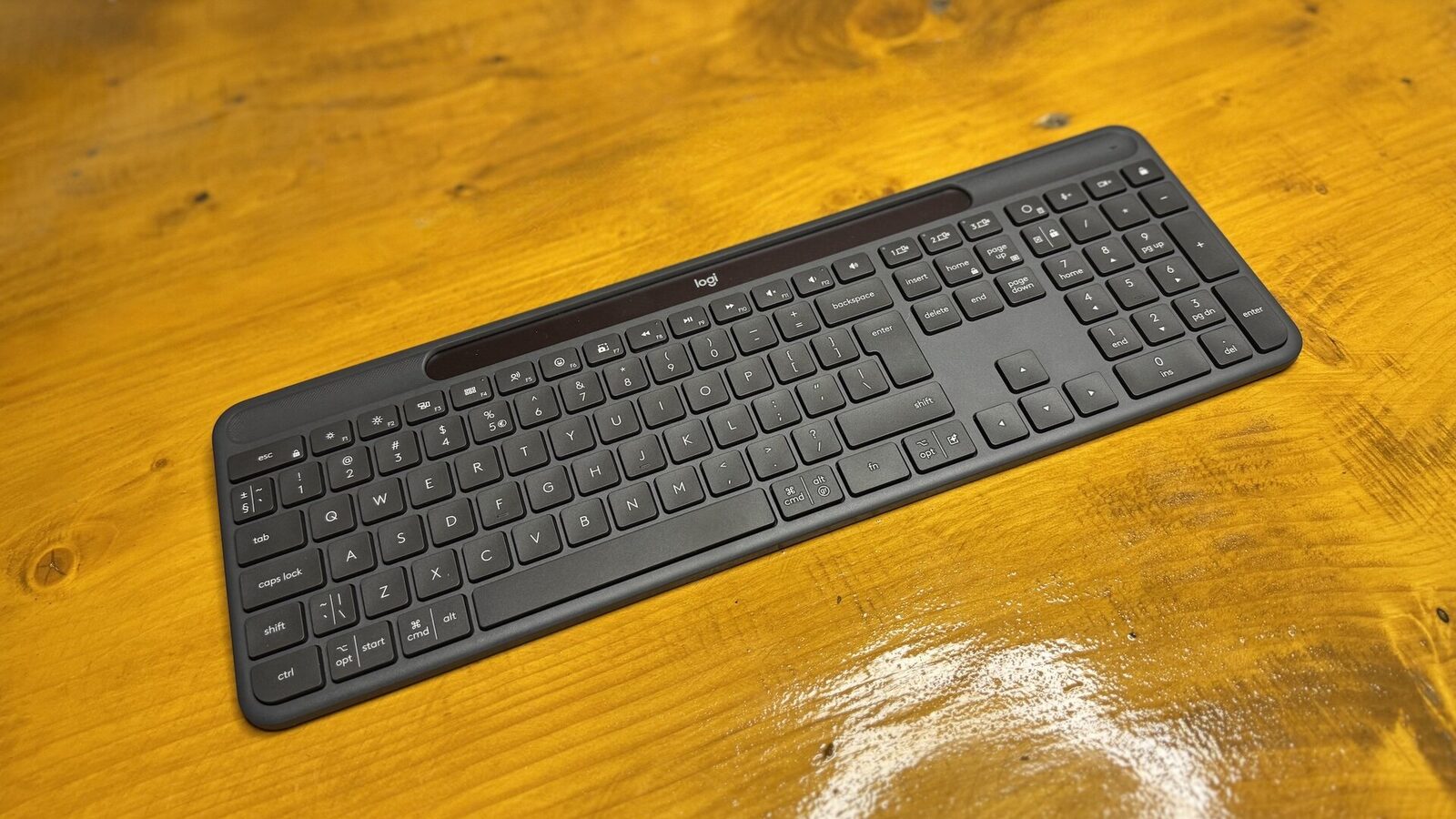 Tastatură solară Logitech pentru productivitate maximă