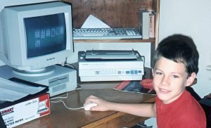 Anii ’90: cozi pentru citirea e-mailurilor