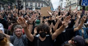 Franța, paralizată de grevă: românii, avertizați de MAE