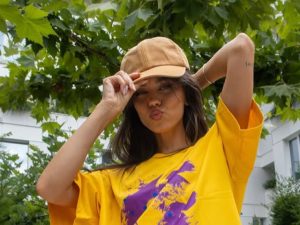 O artistă onorată să cânte imnul național la meciul România-Canada