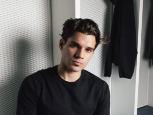 Hagi semnează după ce primește ofertă mare.