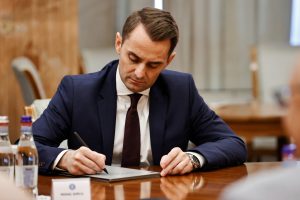 Jurca afirmă: ASF, ANRE și ANCOM ar trebui să sugereze tăieri de personal și diminuarea cu 30% a compensațiilor pentru management