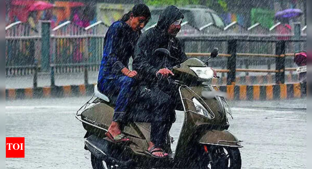 Kolkata weather: High humidity with rain expected today; AQI remains good | Kolkata News