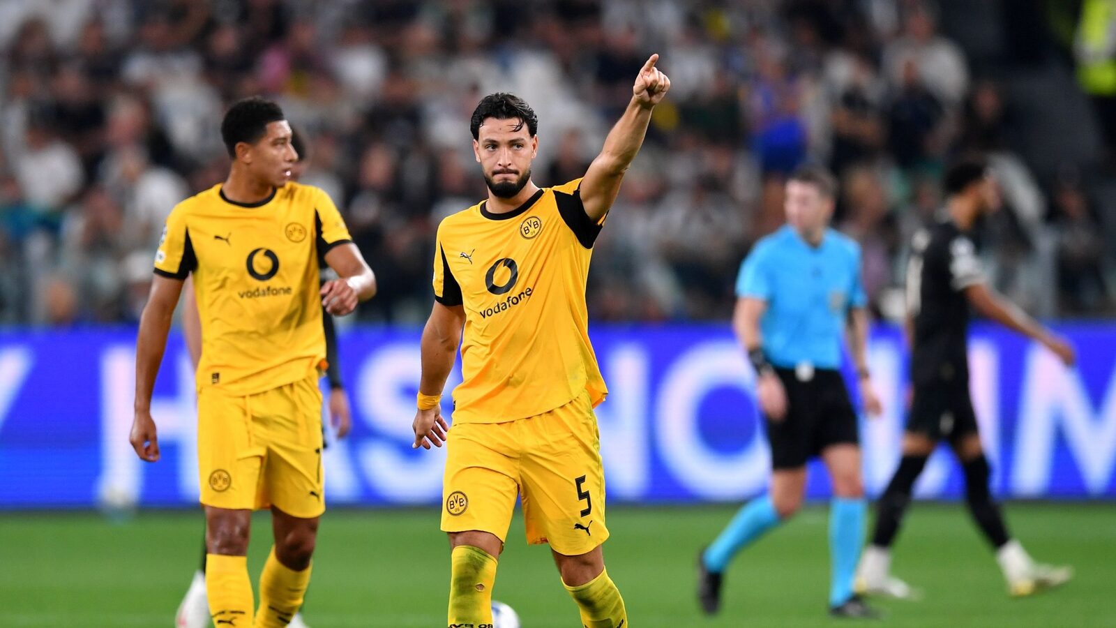 Meciul BVB – VfL Wolfsburg, live la TV