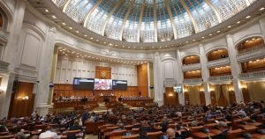 Votul pentru prima moțiune de cenzură a început; Bolojan: „Nu mai avem timp de pierdut”