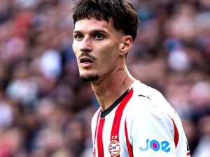 Decizia PSV cu Dennis Man