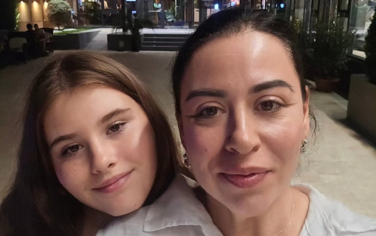 Oana Roman, singură cu Isabela în prima zi din noul an școlar. Marius Elisei iar a lipsit: „Nu e nimic nou! Eu nu plâng”