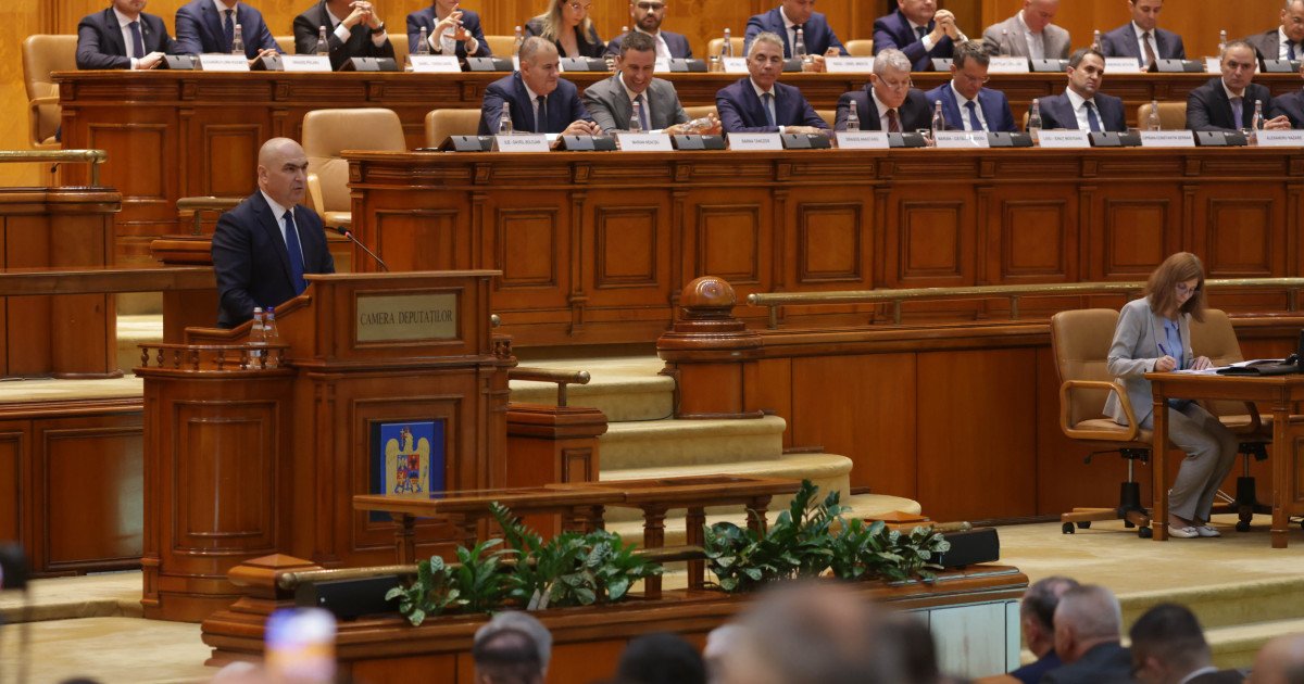 AUR a prezentat moțiunile de cenzură în Parlament, cu sala aproape goală. Opoziția acuză Guvernul de „terorism legislativ”