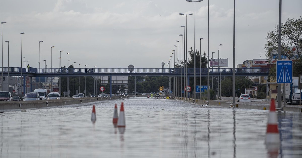 Ocho carreteras cortadas por inundaciones en la Comunidad Valencia, Cataluña y Aragón