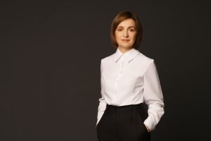 Președintele Maia Sandu: Moldova, patria noastră prețioasă, este în pericol; să nu lăsăm tâlharii și trădătorii să ne impună decizii!