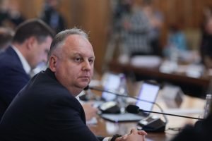 Procuroorii DNA l-au reținut pe secretarul de stat din Ministerul Economiei