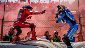 Alex Marquez îl învinge pe Marc Marquez la Barcelona