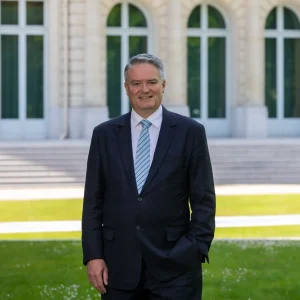 Şeful Organizaţiei pentru Cooperare și Dezvoltare Economică, în vizită la București, pentru discuții cu reprezentanți ai guvernului român.