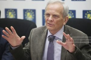 Stolojan: PSD îi spune lui Bolojan că se înșală, ca și cum ai încerca să vinzi castraveți unui grădinar.