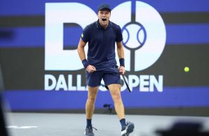 Alcaraz în duel cu Bergs, iar Darderi îl înfruntă pe Brooksby.