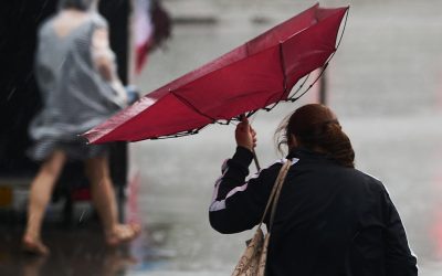 Prognoza actualizată: vremea se răcește și vin ploile. Regiunile unde va fi cod galben de averse torențiale și vânt puternic