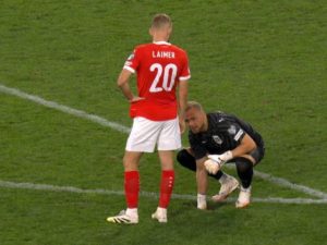 Me-ciul Austria-Cipru s-a întrerupt din cauza unei gropi uriașe