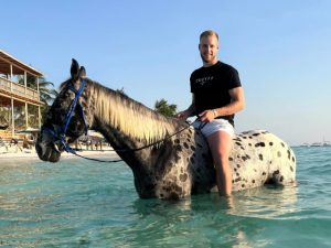 Frankfurt refuză oferta FCSB pentru jucătorul vizat de Becali