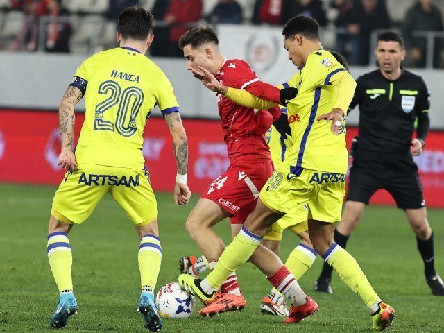 Dinamo, live pe Digi Sport 1, de la 21:00. „Lupii Galbeni” contra „Câinilor Roșii”