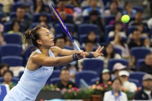 Zheng Qinwen revine în forță la Beijing după operație la cot