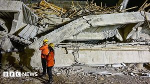 Indonesia: Zeci de elevi și angajați blocați după prăbușirea unei școli