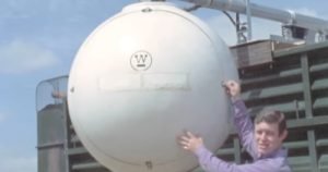 O cameră giroscopică din anii ’70 ilustrează avansul fotografiei în 2025.