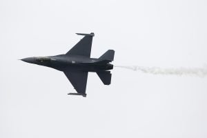 Ally american suspendă cumpărarea a 20 de avioane F-16