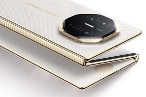 Huawei a prezentat Mate XTs, al doilea telefon pliabil disponibil pe plan mondial.