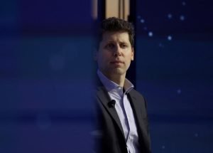 Sam Altman indică posibilitatea ca teoria „internetului mort” să fie reală.