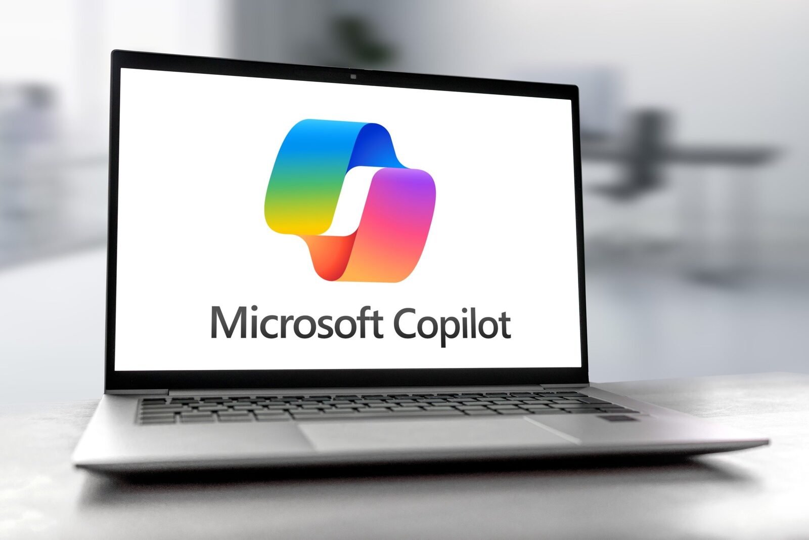 Windows 11 va include automat Microsoft 365 Copilot.