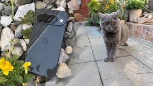 REVIEW Google Pixel 10 – smartphone cu Android 16, excelență în autonomie, fotografie și AI, sunet impecabil.