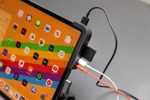 Curățare și rezolvarea problemelor USB-C pe iPad