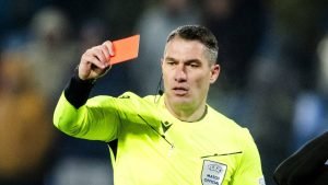 Arbitrul Istvan Kovacs a dat cartonașul roșu în meciul Olympiakos – Pafos