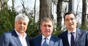 Lucescu face loc lui Hagi