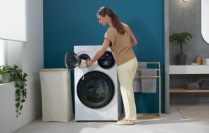 Candy Multi Wash: Mașina care spală simultan rufe albe, negre și colorate. Cum funcționează?