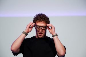 Meta prezintă ochelari de ultimă generație cu ecran încorporat