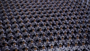 Parada militară din China prezintă rachetele DF-61 și alte arme noi