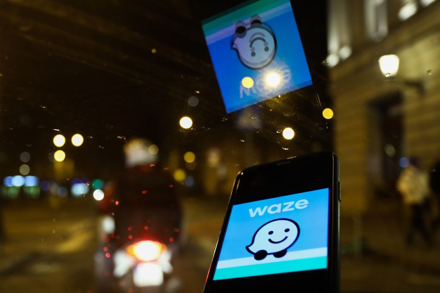 Funcțiile necunoscute ale Waze care pot transforma experiența ta de condus.