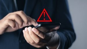Exploatarea unei vulnerabilități WhatsApp în atacuri „zero-click” direcționate către utilizatorii de iPhone.
