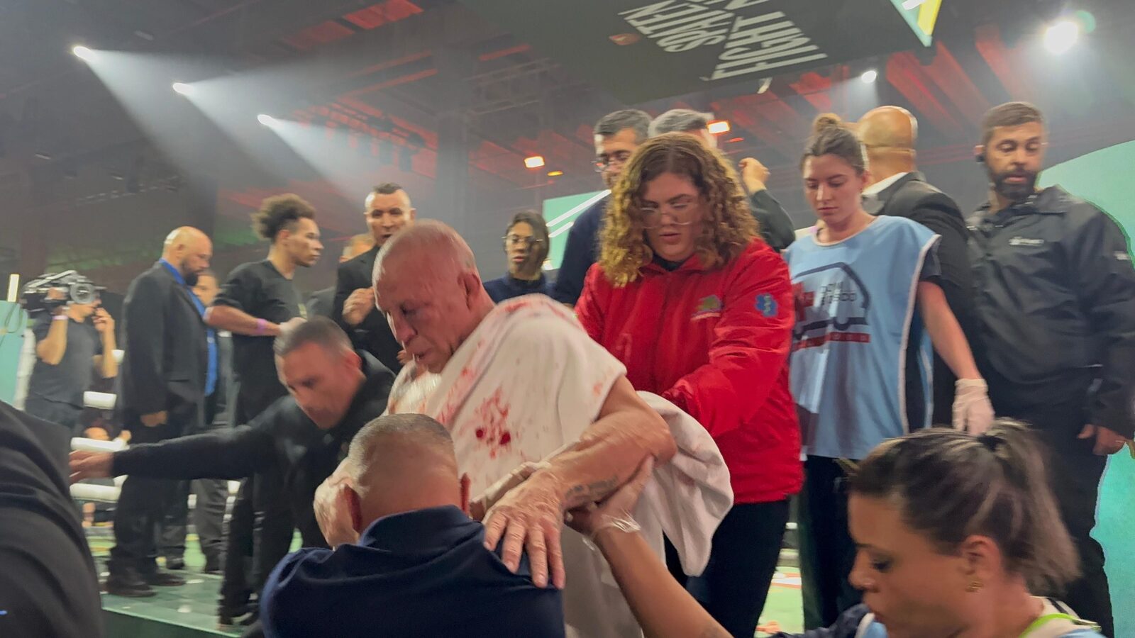 Lupta dintre Popó și Wanderlei se încheie cu haos în ring