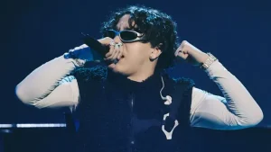 Xavi la Premios Juventud 2025: readuce debutul cu „Corazón De Piedra” și „La Víctima”.