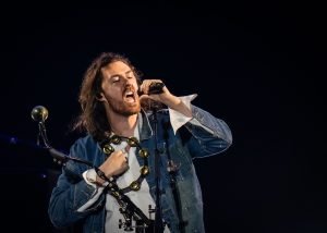 Hozier abordează drepturile civile, Palestina și empatia la ACL Fest